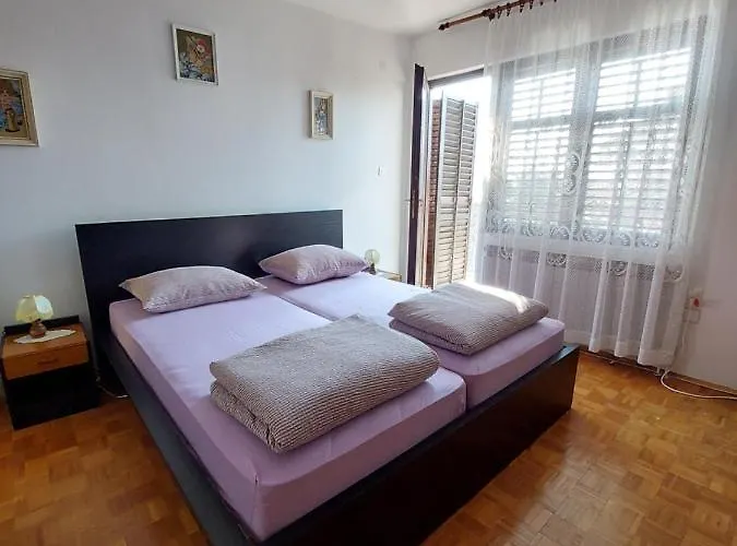 Nikola, Crikvenica