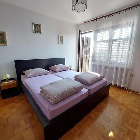 Nikola, Crikvenica